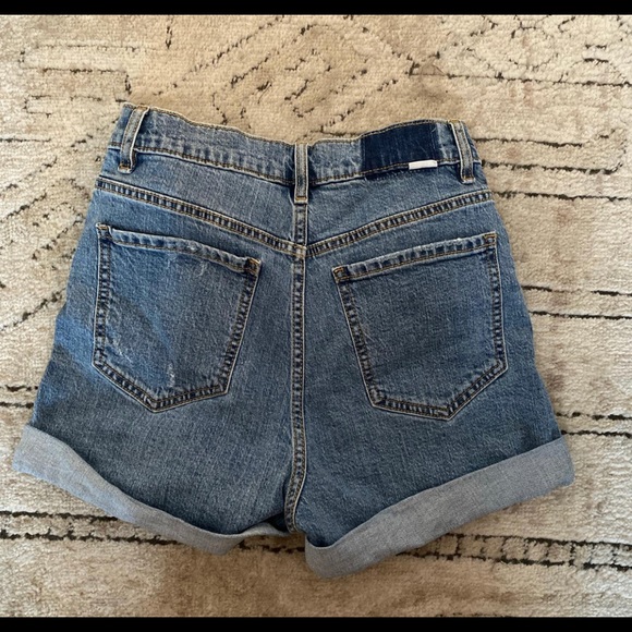 High waist short - Picture 3 of 3